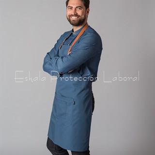 1564 DELANTAL PETO AZUL CON CINTA DE CUERO - Imagen 1